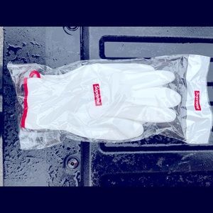 Brand New in package Supreme Work gloves